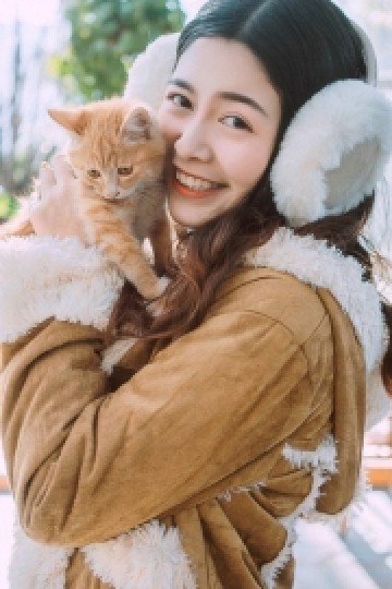 冬日美女甜美笑容清新气质图片
