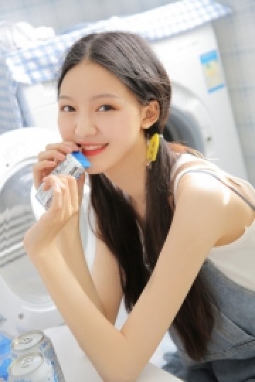 可爱小女孩减龄双马尾治愈系写真
