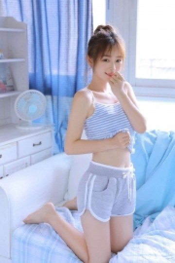 丸子头美女细腰长腿极品图库