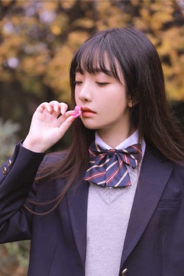 校园女神黑长直发美丽大方写真