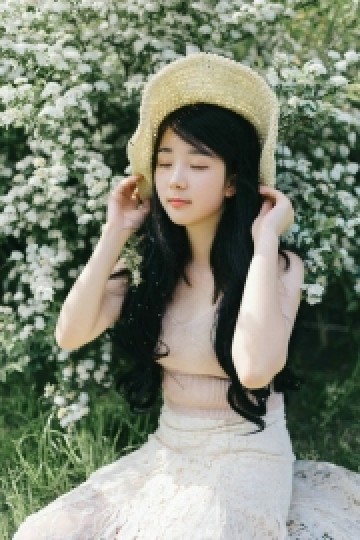 草帽美女黑长直发清新可人写真