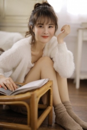 高马尾小姐姐超短裤大长腿美图