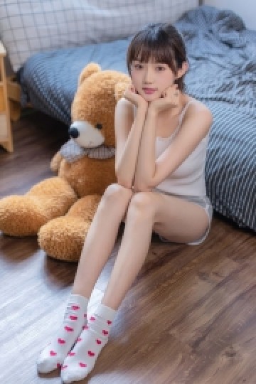 邻家女孩运动短裤修长美腿私拍