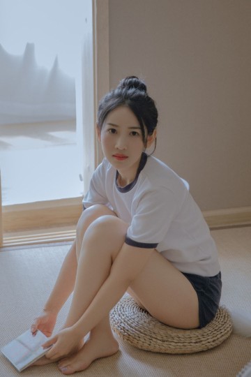 丸子头美女休闲体操服精选图片