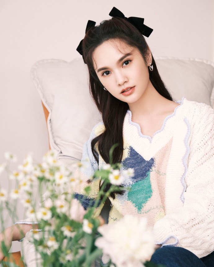 杨丞琳夏日写真释出 笑意盈盈尽显可爱俏皮  第1张