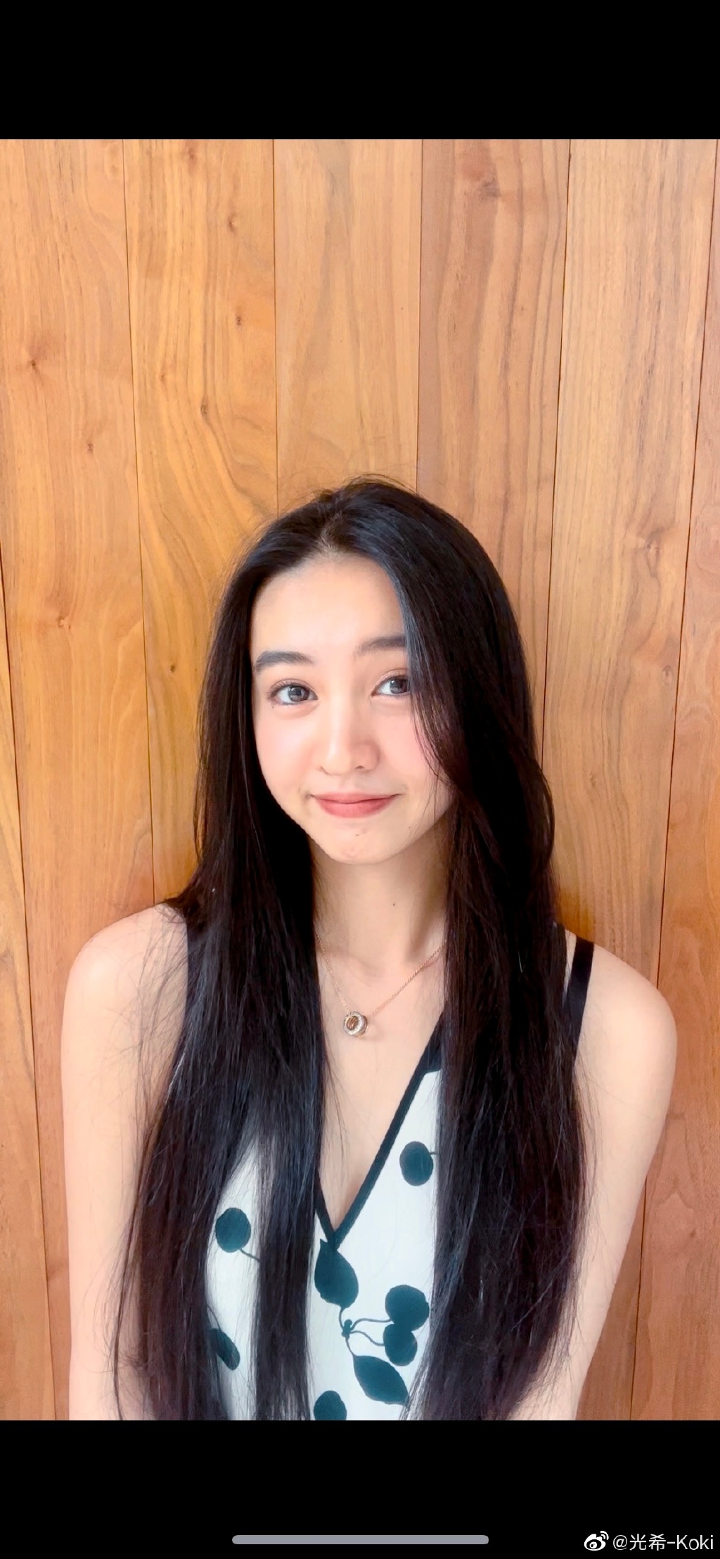 木村光希晒清纯美照 披柔顺长发笑容甜  第1张