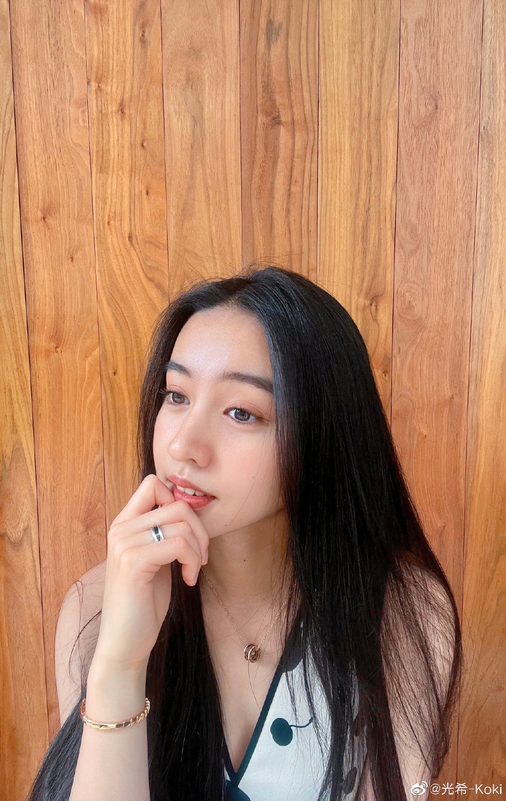 木村光希晒清纯美照 披柔顺长发笑容甜  第2张