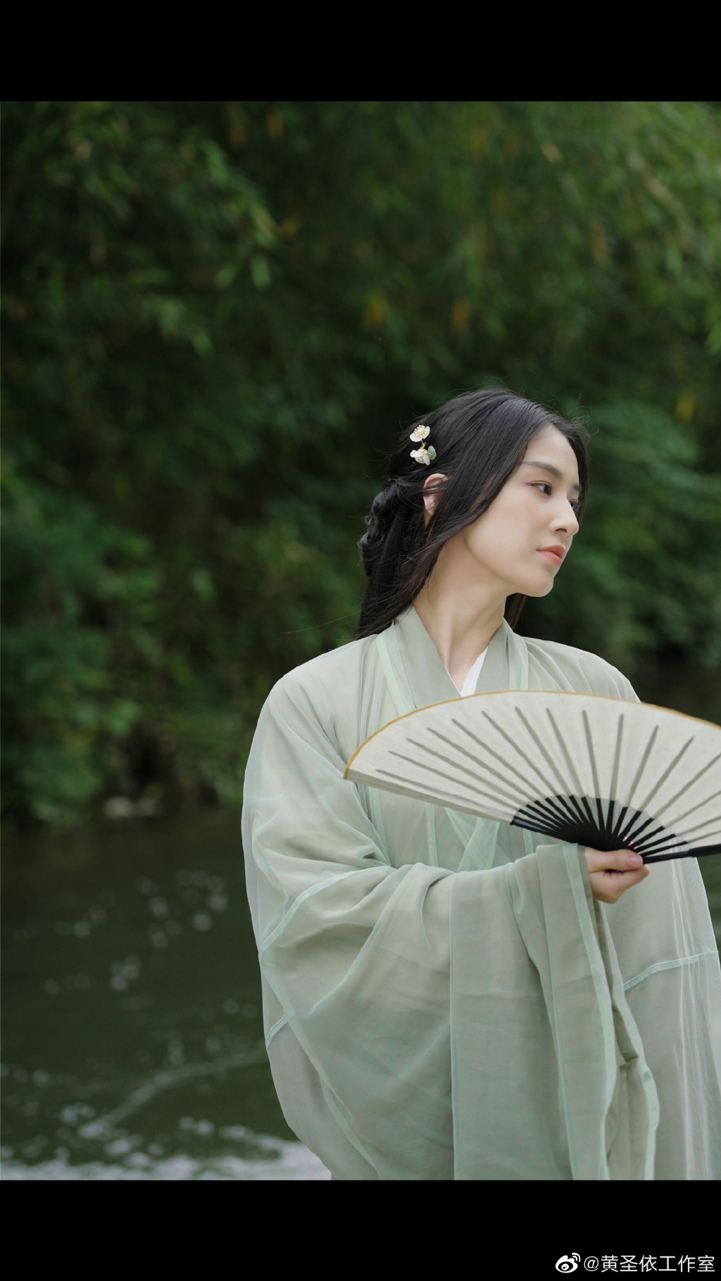 黄圣依古风大片释出 网友直呼"梦回七仙女"  第2张