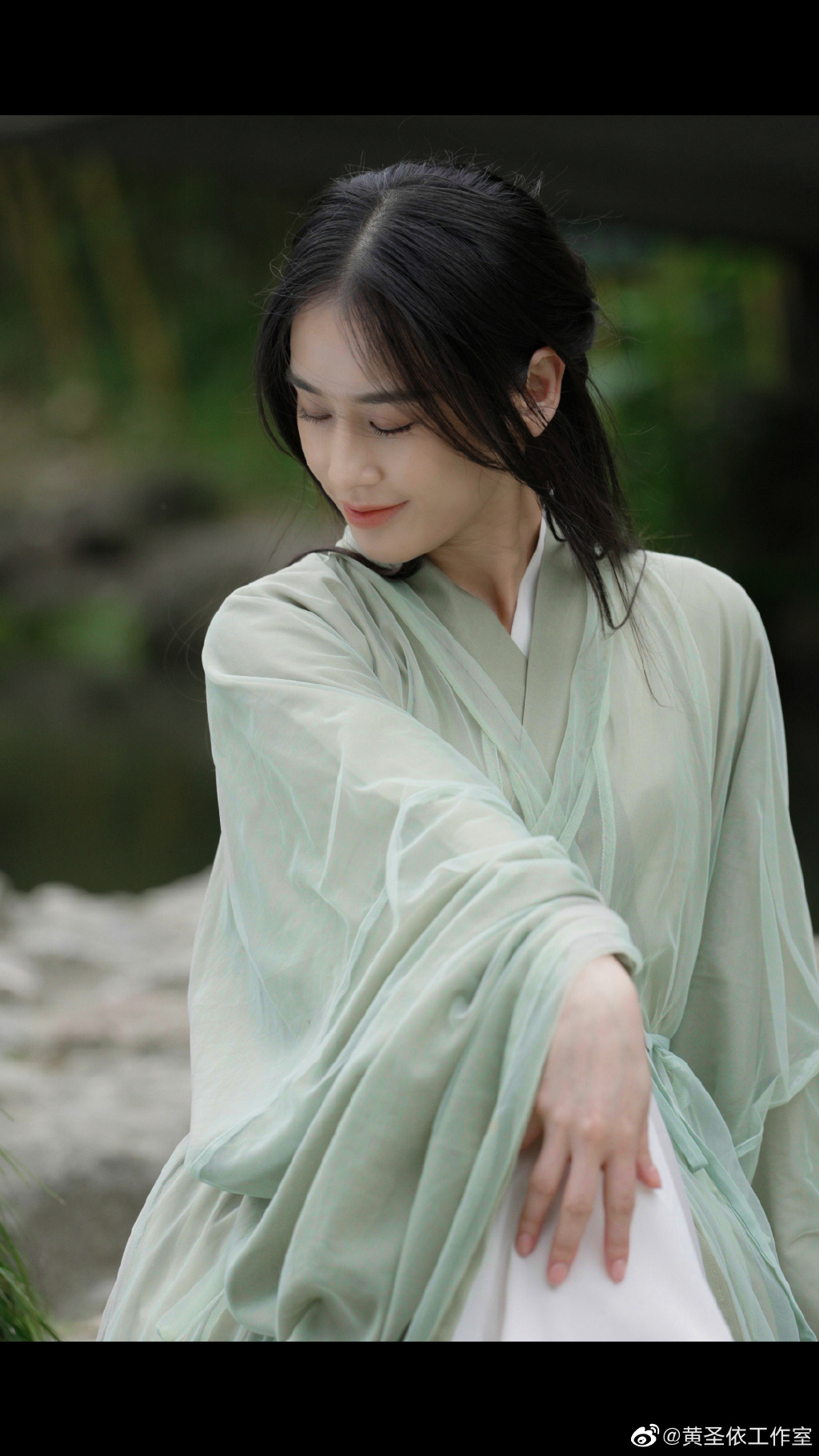 黄圣依古风大片释出 网友直呼"梦回七仙女"  第3张