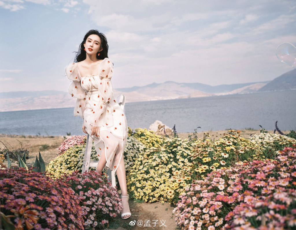 孟子义夏日繁花写真 人花相衬湖光山色正好  第2张
