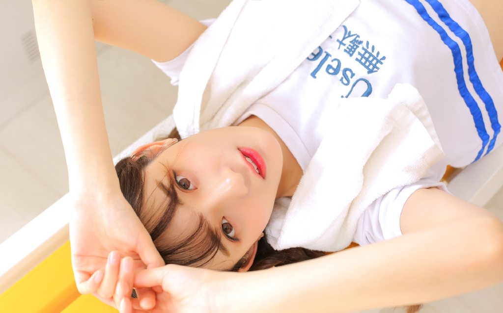 青春少女  第1张