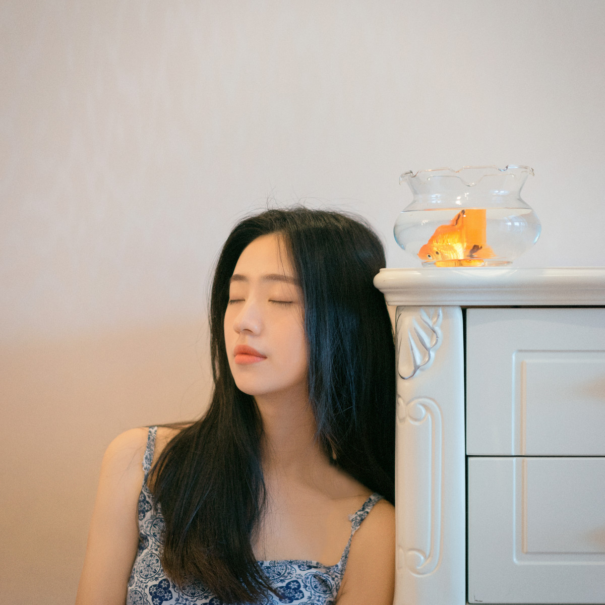 她只是女孩  第4张