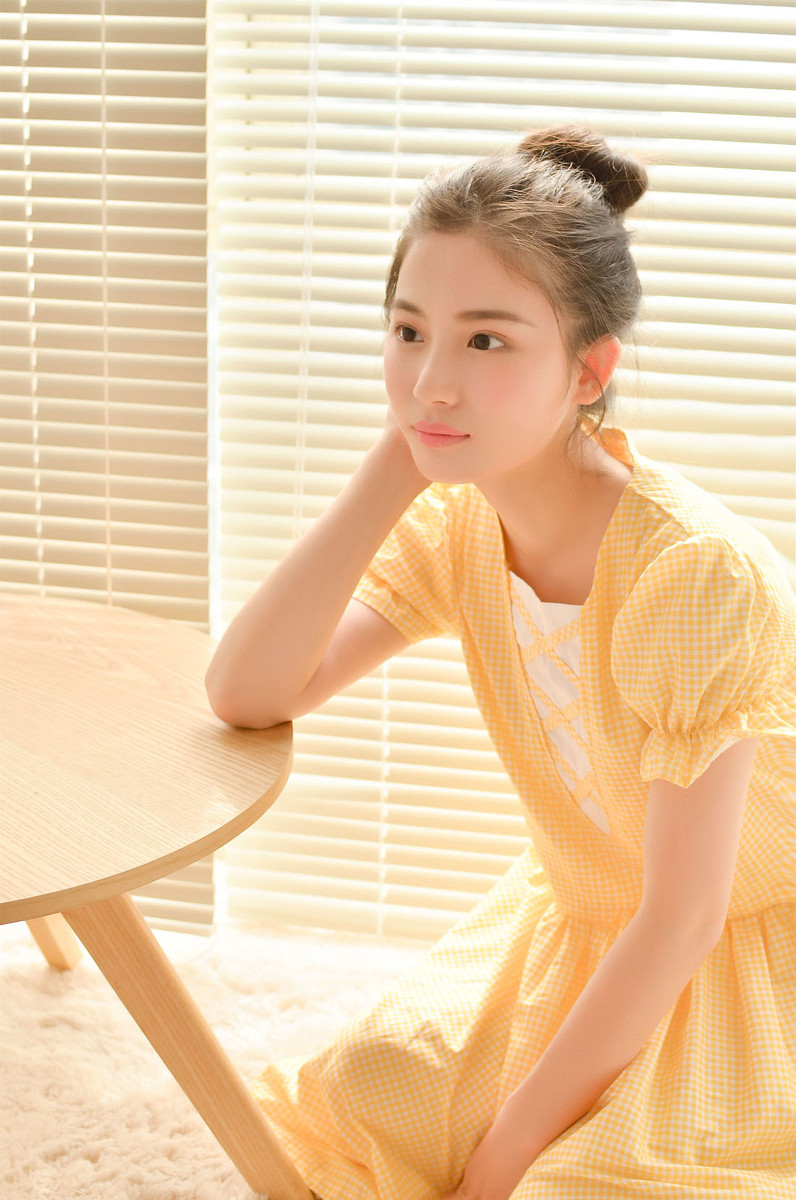 甜甜的少女  第2张