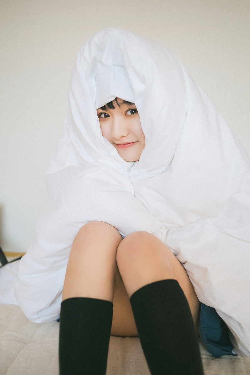 晴日下的美少女  第2张