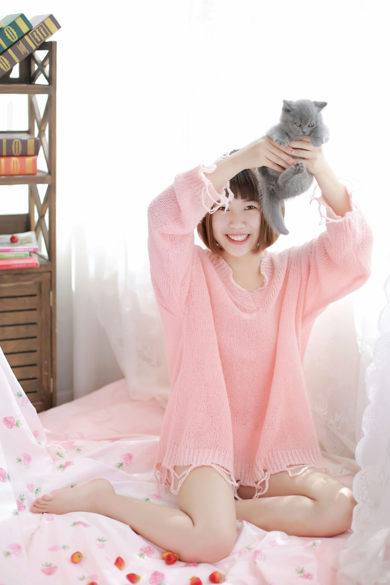 少女与猫  第4张