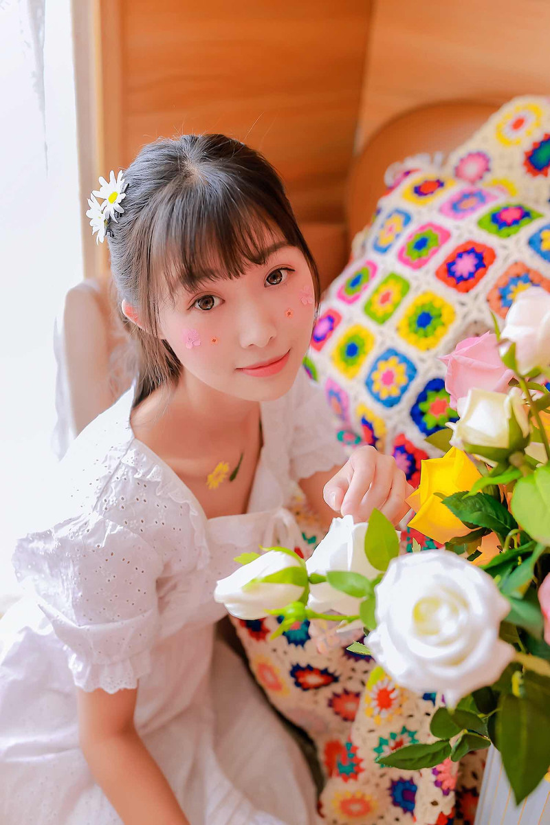 花儿与少女  第3张