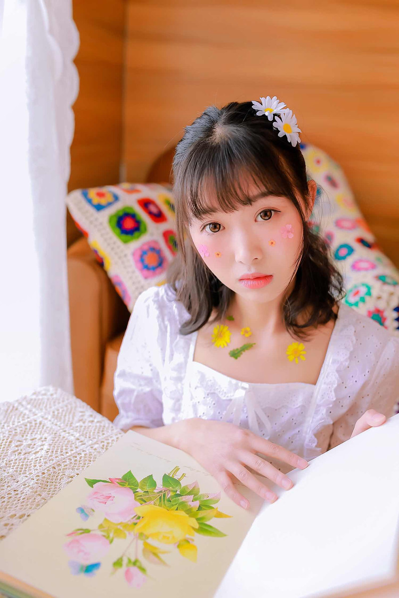 花儿与少女  第4张