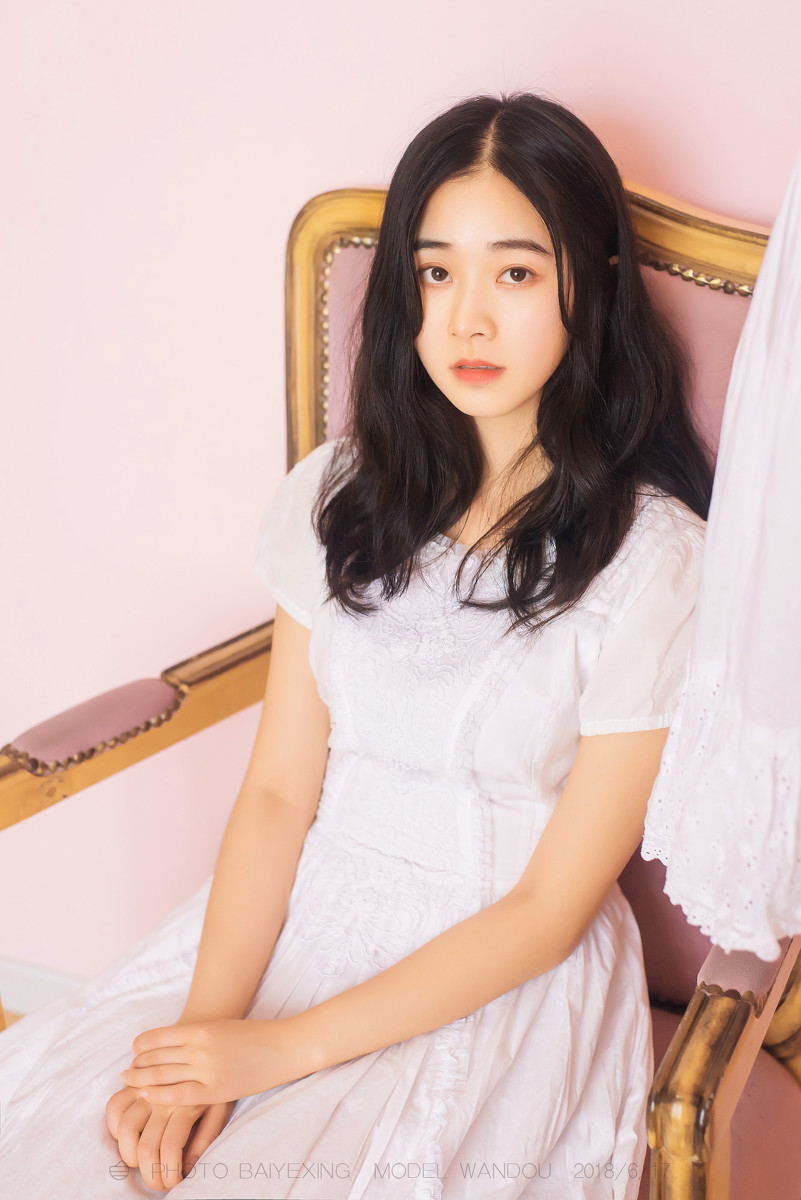 安静的少女  第16张