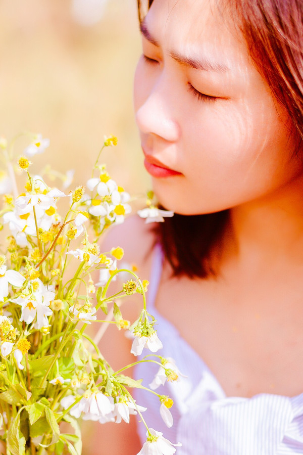 少女与花儿  第2张