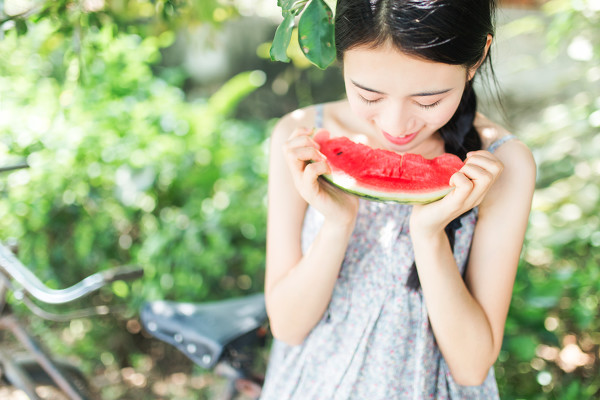 她夏了夏天  第4张