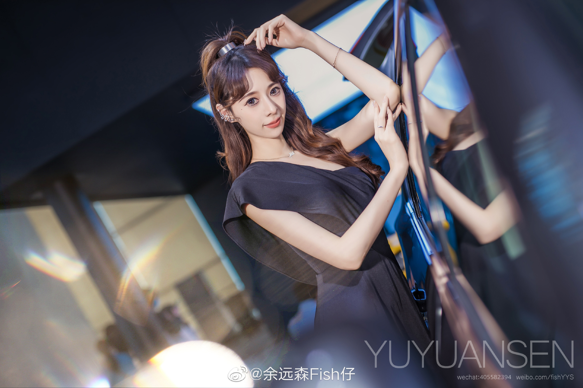 高挑有型美女车模高跟玉足私拍  第1张