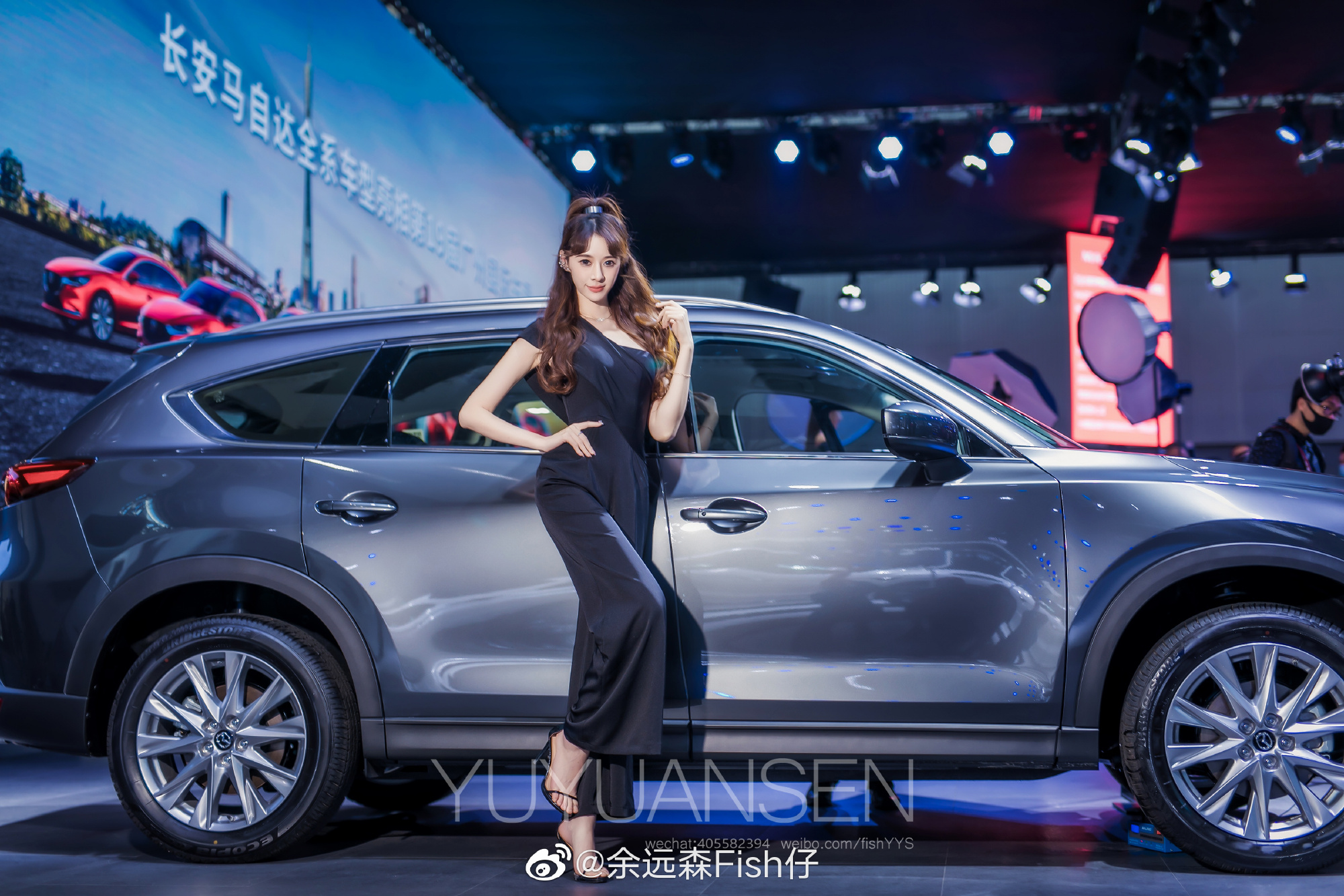 高挑有型美女车模高跟玉足私拍  第4张