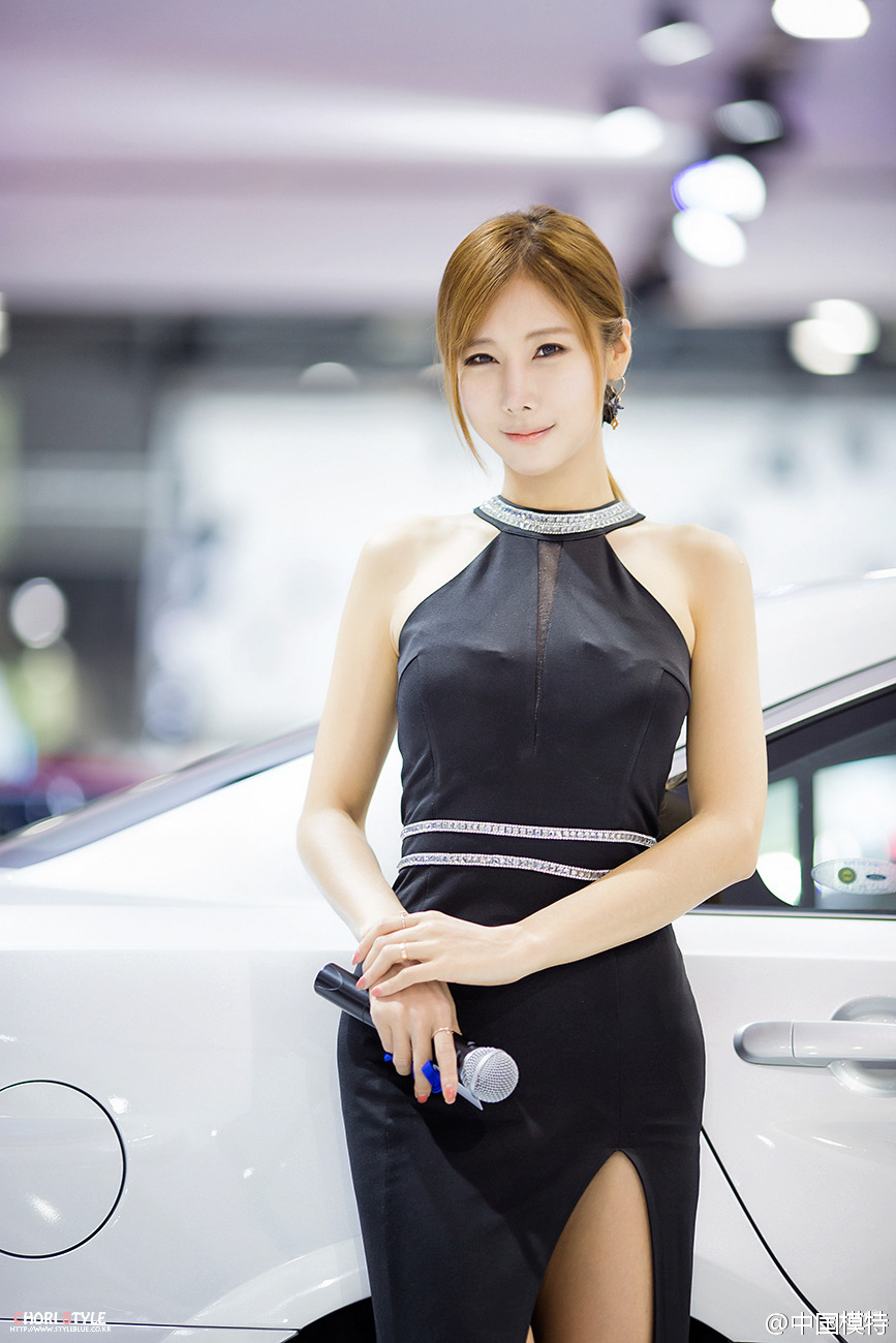 韩国性感身材美女车模  第8张