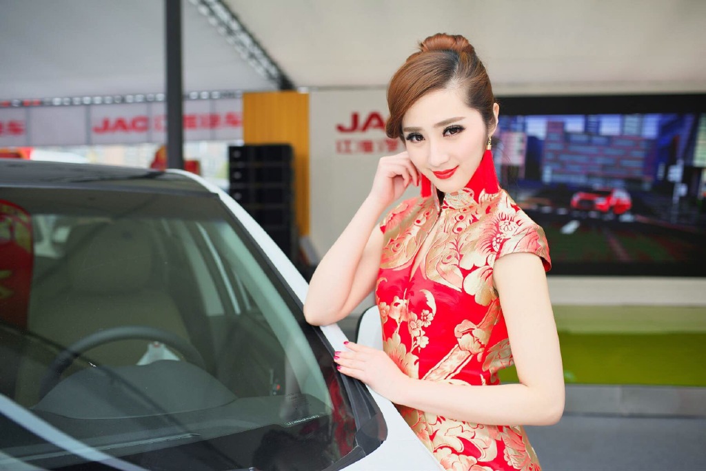 中国美旗袍美女车模  第2张
