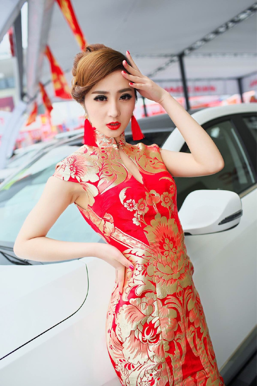 中国美旗袍美女车模  第4张