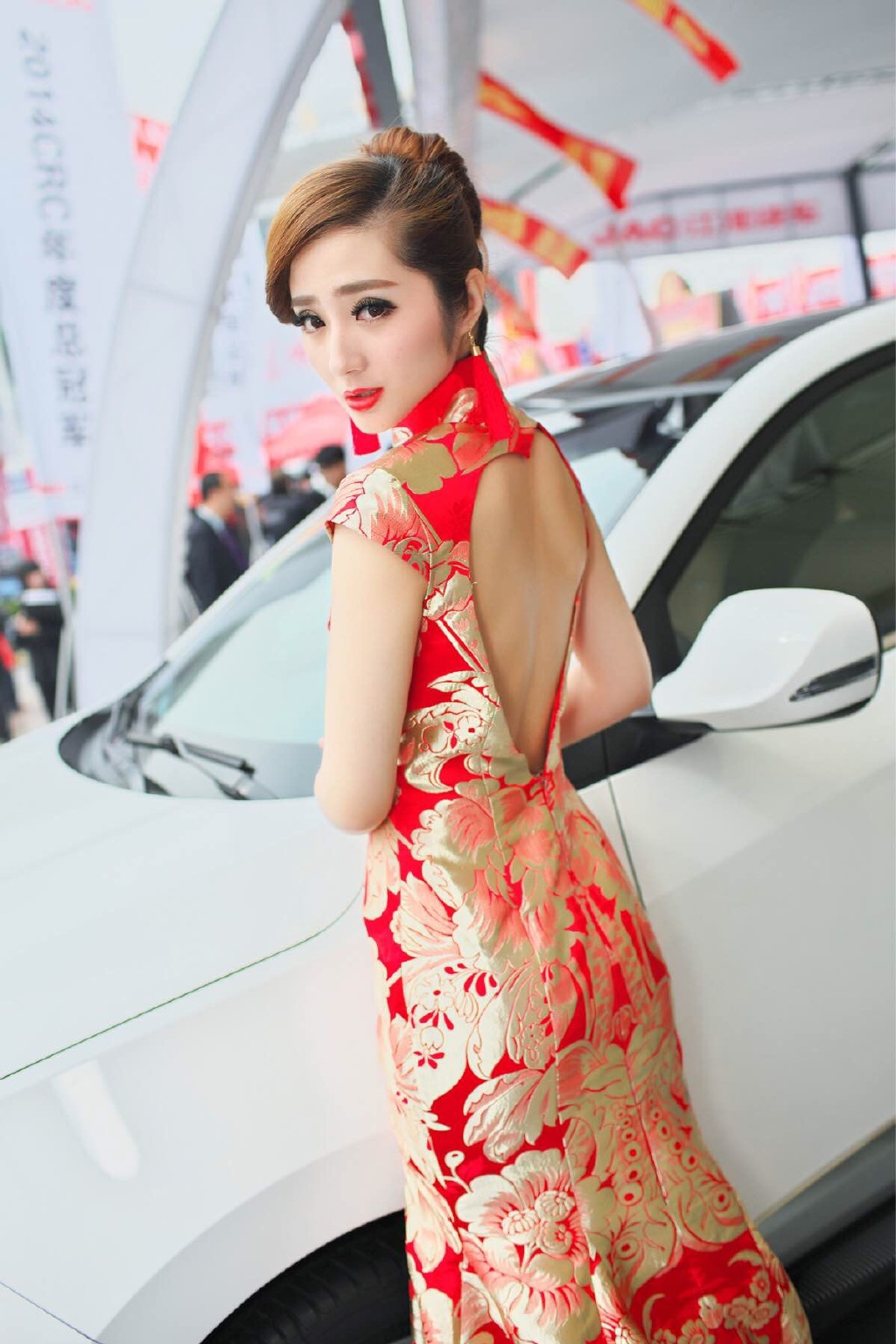 中国美旗袍美女车模  第5张