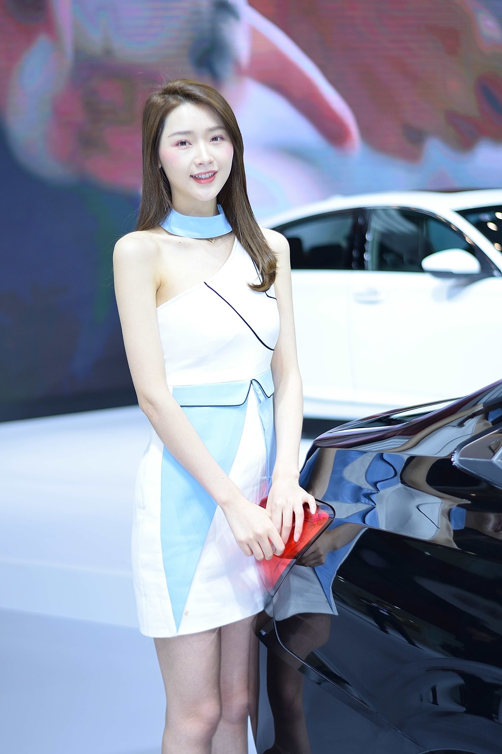韩国美女车模迷人笑容完美身材中原国际车展写真
