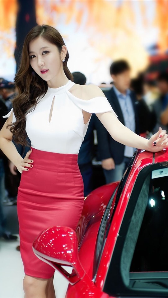 身材前凸后翘的韩国车模贴身包臀裙翘臀一览无余美女私拍  第5张