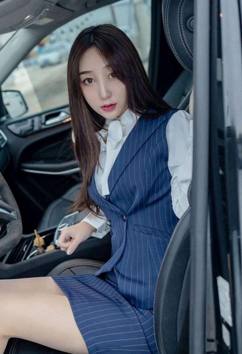 美女车模情趣制服高跟丝袜私拍