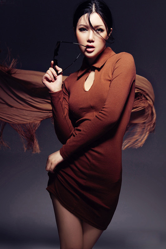 美女模特惹火身材  第2张