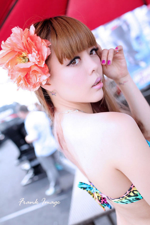 美女模特绚丽比基尼  第7张