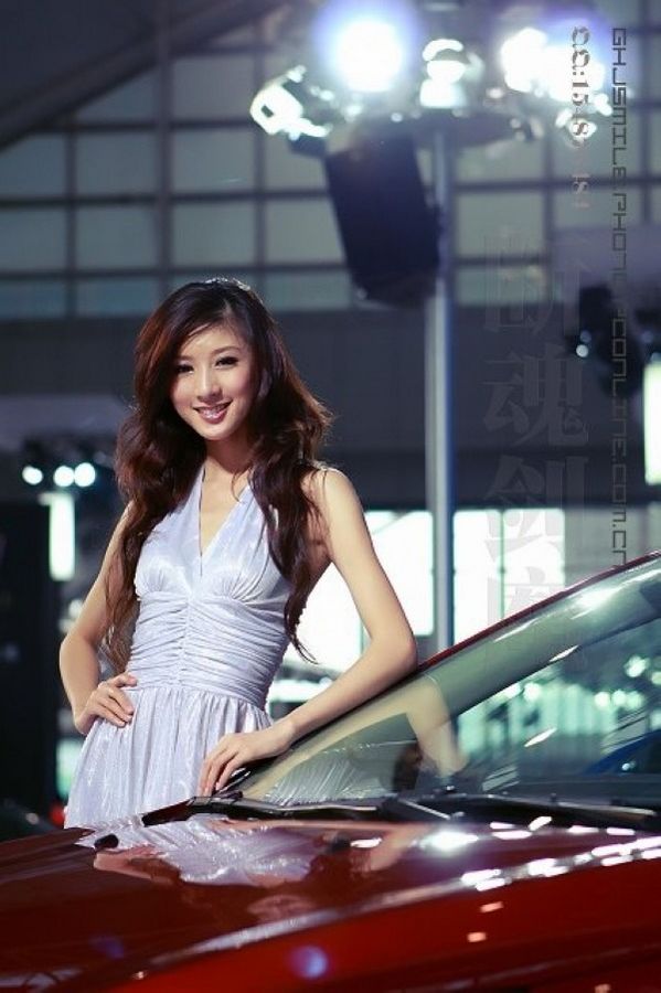 靓丽车模迷人笑靥  第4张