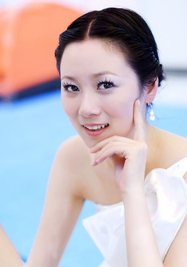 靓丽车模迷人笑靥  第12张