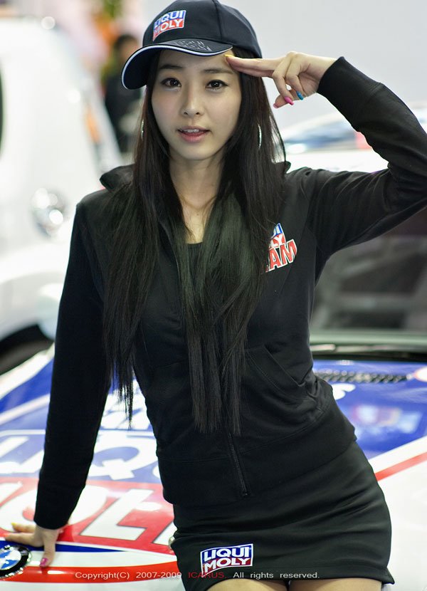 韩国美女车模徐有珍