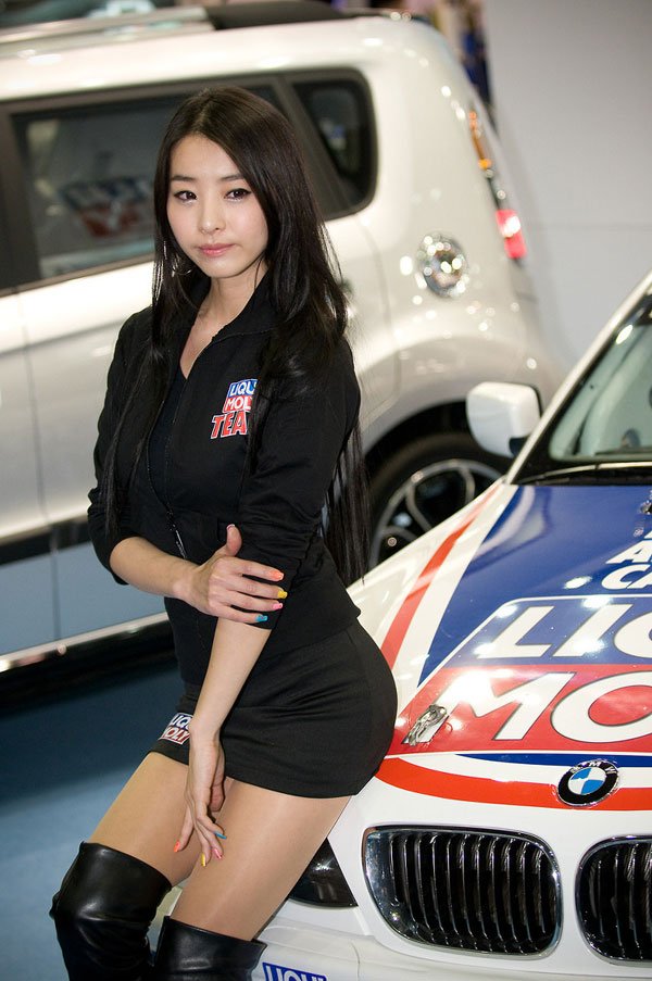 韩国美女车模徐有珍  第7张