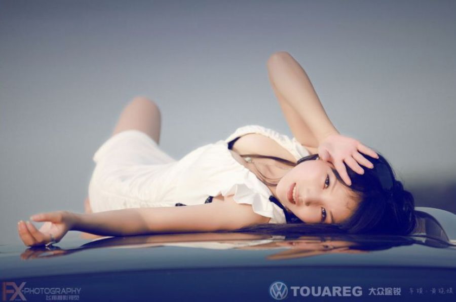 青涩女孩最正清纯车模  第6张