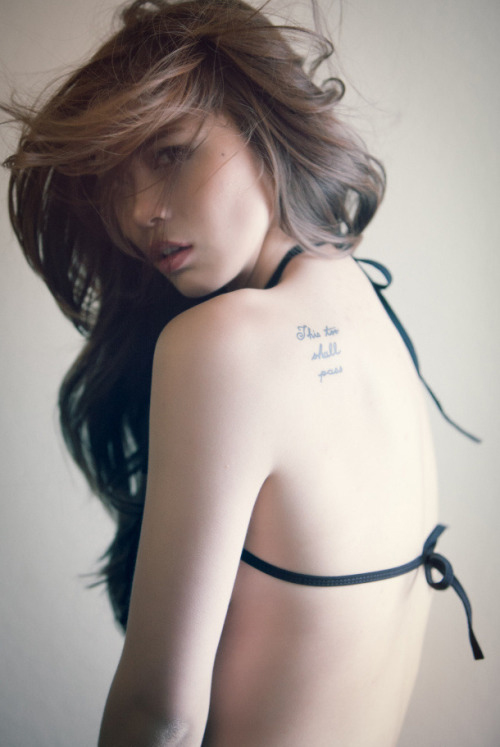 美女嫩模妖娆热辣