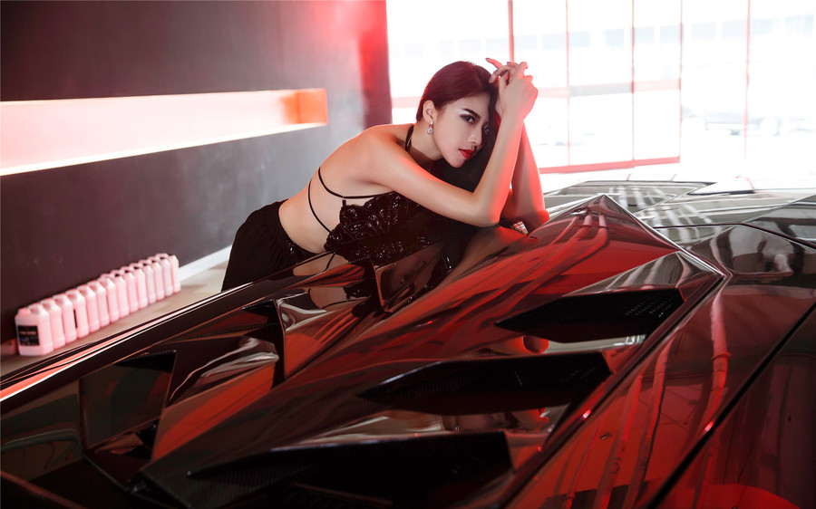 跑车车模高清写真  第2张