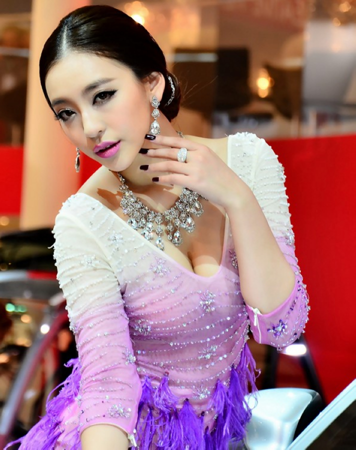 女神曹阳降临车展  第3张