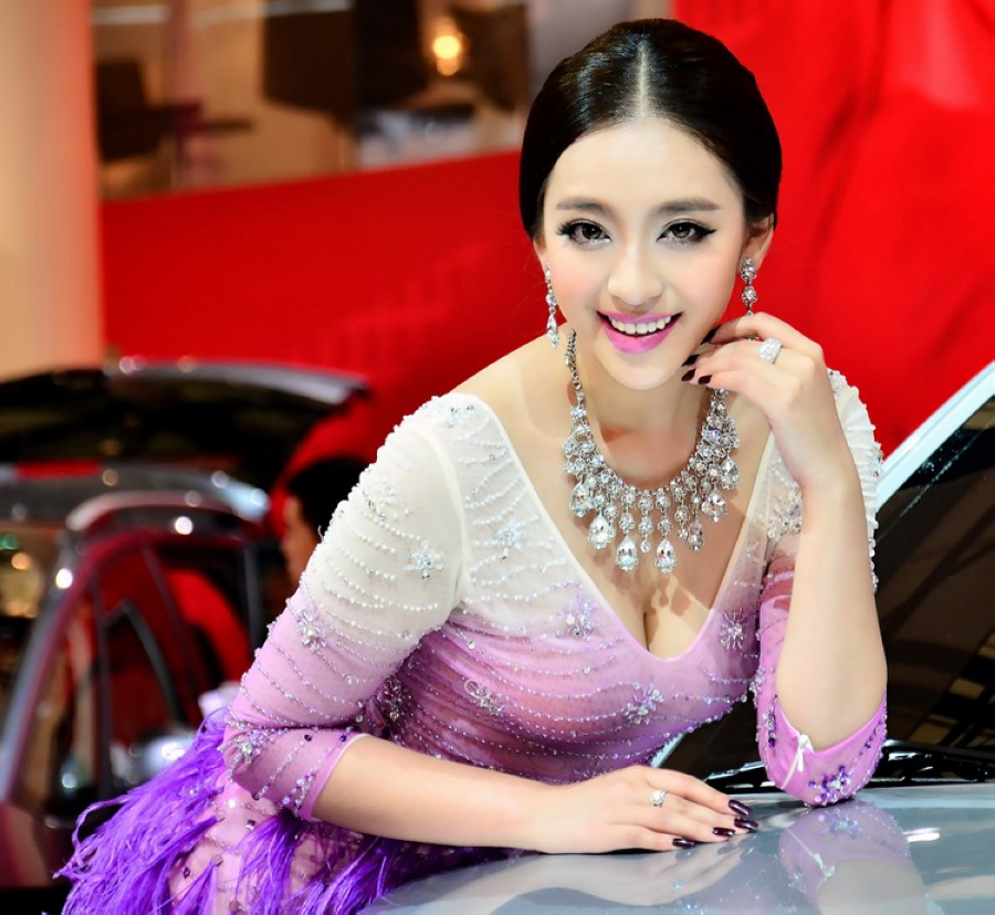 女神曹阳降临车展  第4张