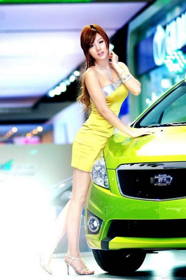 迷人车模喷血性感写真  第5张