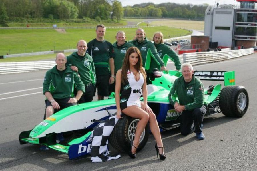 身材惹火气质绝佳的车模  第6张