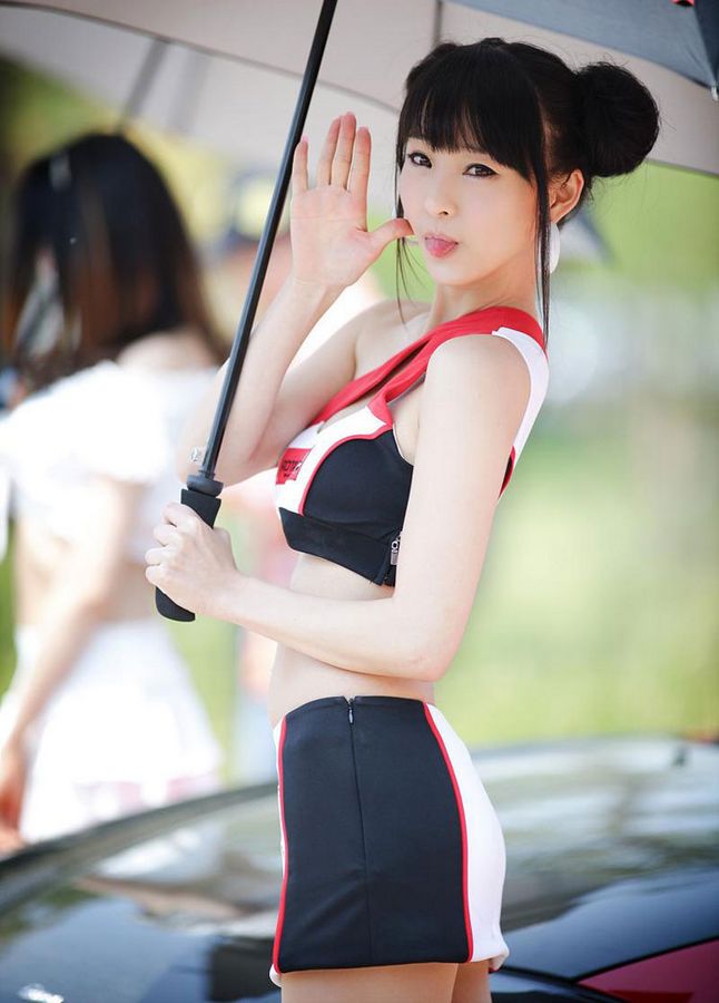 韩国可爱美女车模徐有珍  第8张
