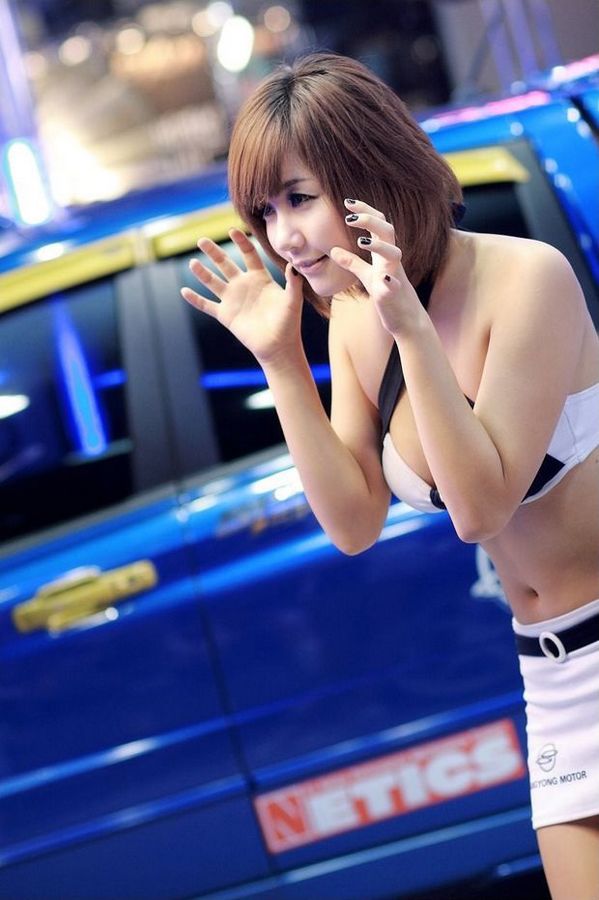 韩国美女车模  第6张