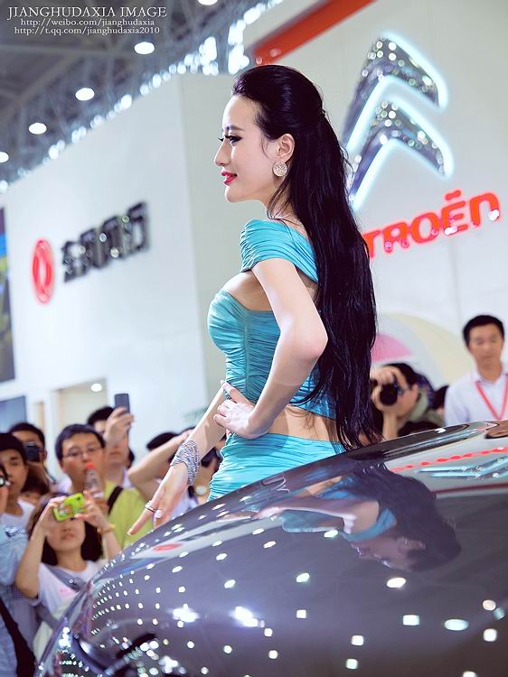 2012车展靓妹  第3张