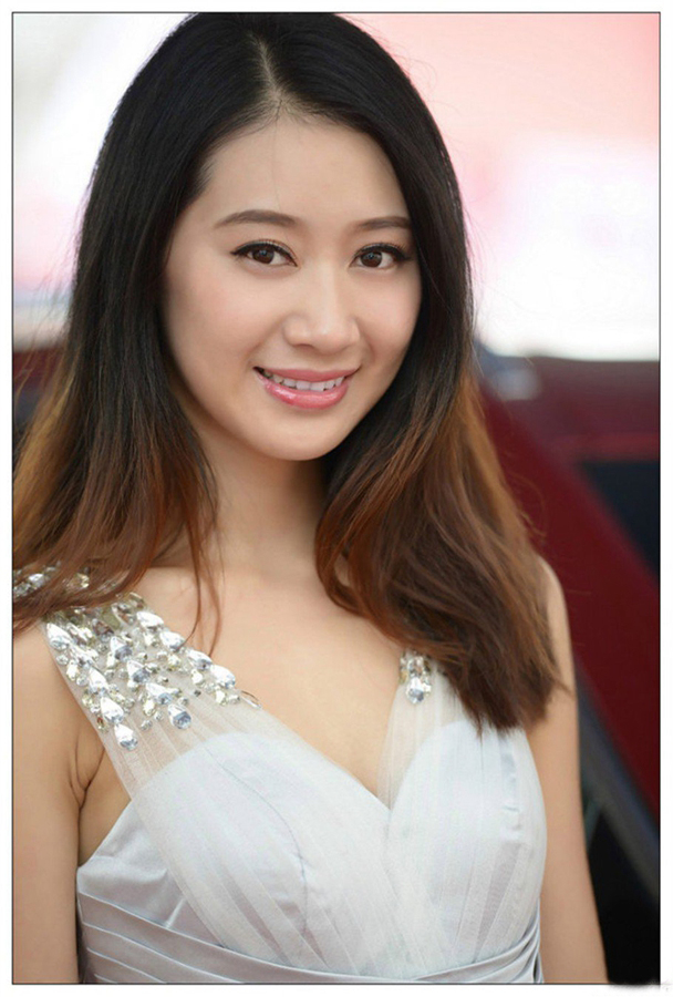 漂亮气质车模美丽至极  第3张
